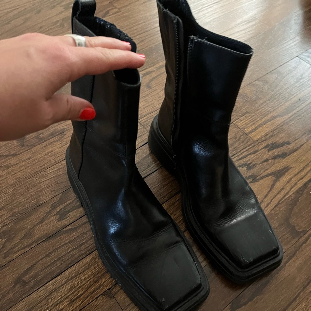 Vagabond square toe boots